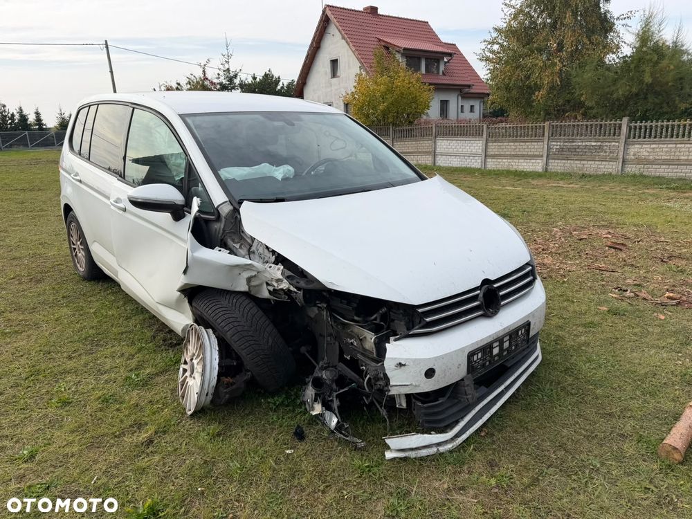 Volkswagen Touran 2018 photo 2