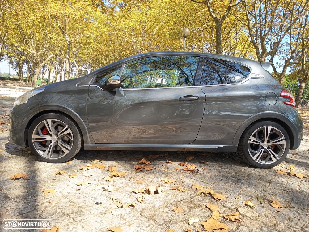 Peugeot 208 GTI 200 THP - 31