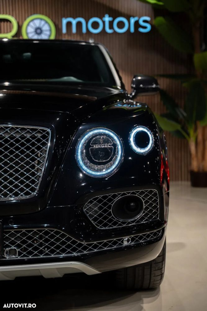 Bentley Bentayga - 12