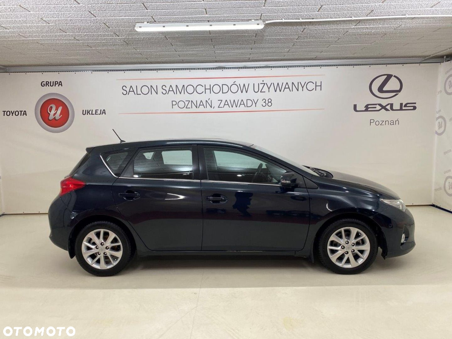 Toyota Auris 1.6 Premium Comfort - 4