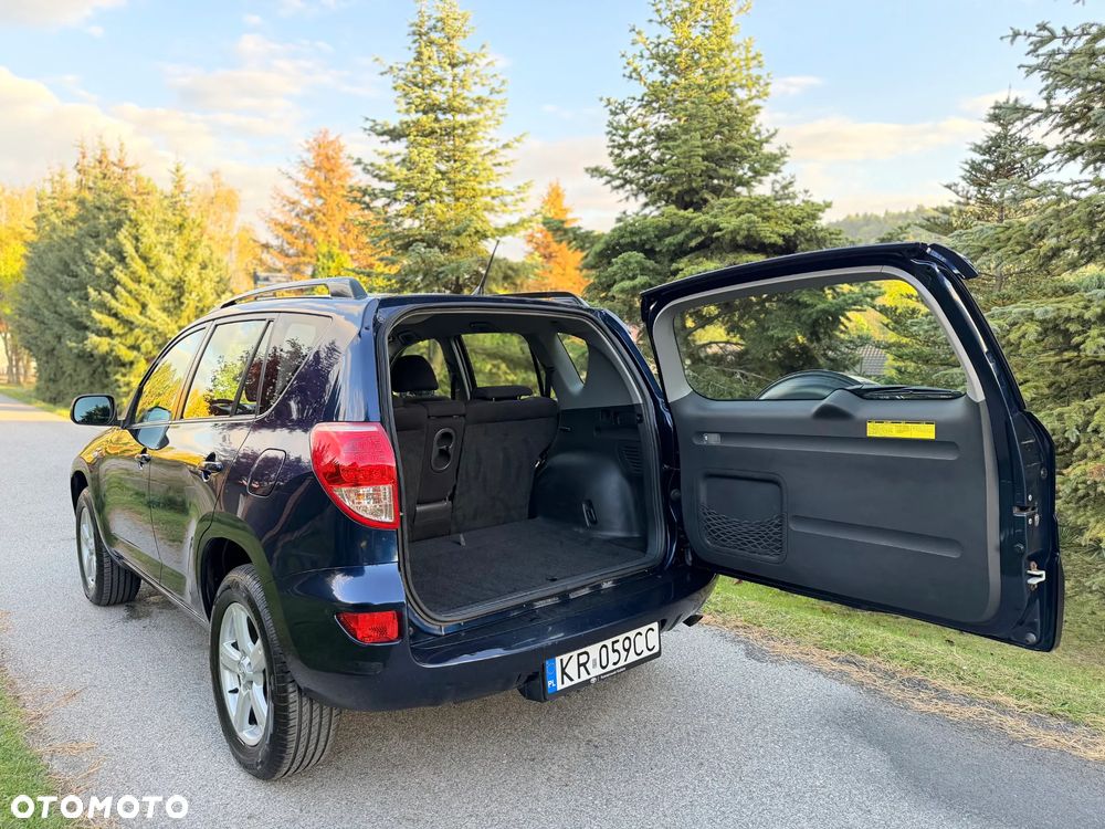 Toyota RAV4 2.2 D-4D Premium - 33