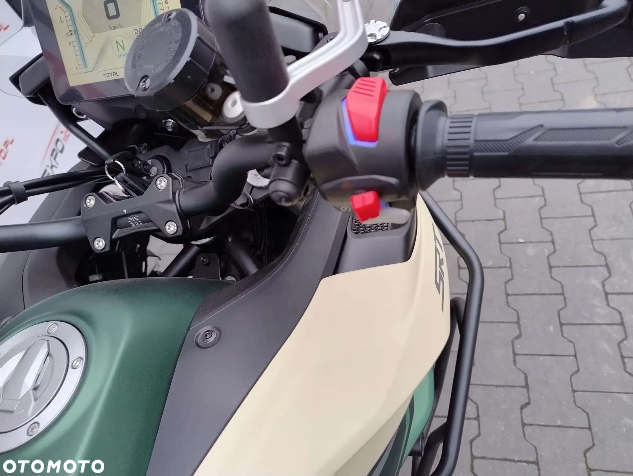 QJMOTOR SRT 800SX - 10
