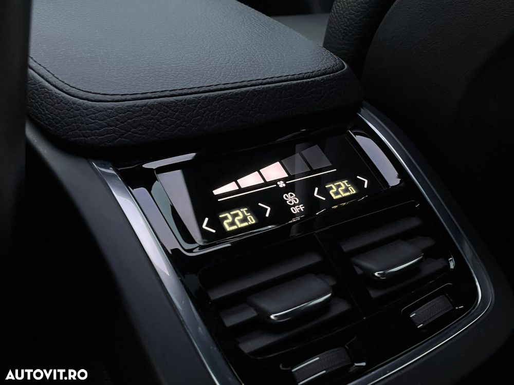 Volvo XC 90 T8 Twin Engine AWD Momentum - 21