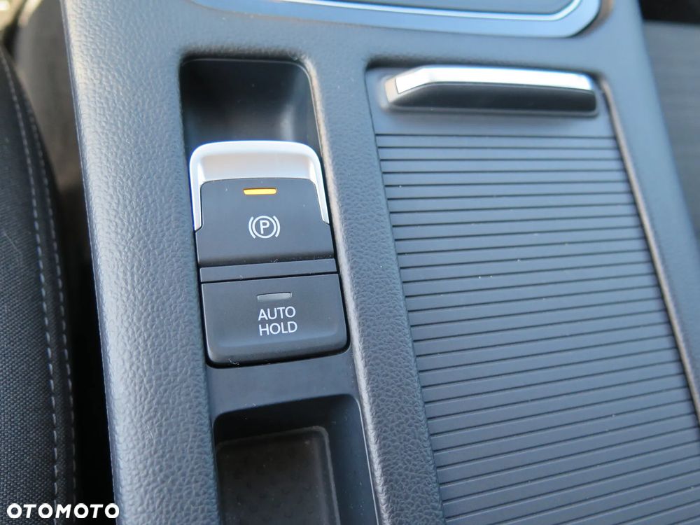 Volkswagen Passat Variant 2.0 TDI 4Mot Elegance DSG - 24