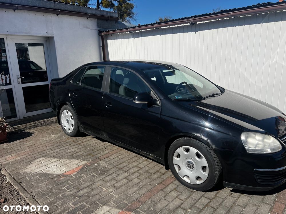 Volkswagen Jetta 1.9 TDI Comfortline - 4