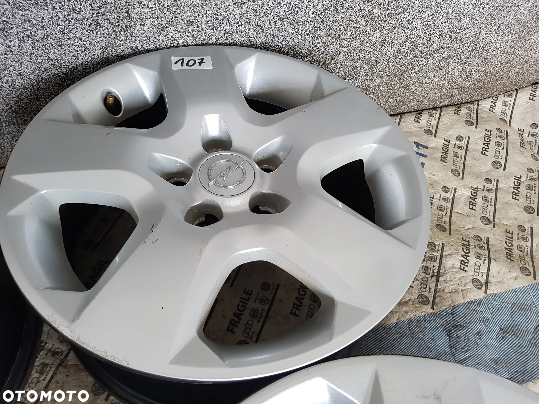 FELGI STALOWE STRUKTURALNE KOŁPAKI OPEL  5x110 6,5JX16 ET39 ASTRA H MERIWA B ZAFIRA B VECTRA C - 17