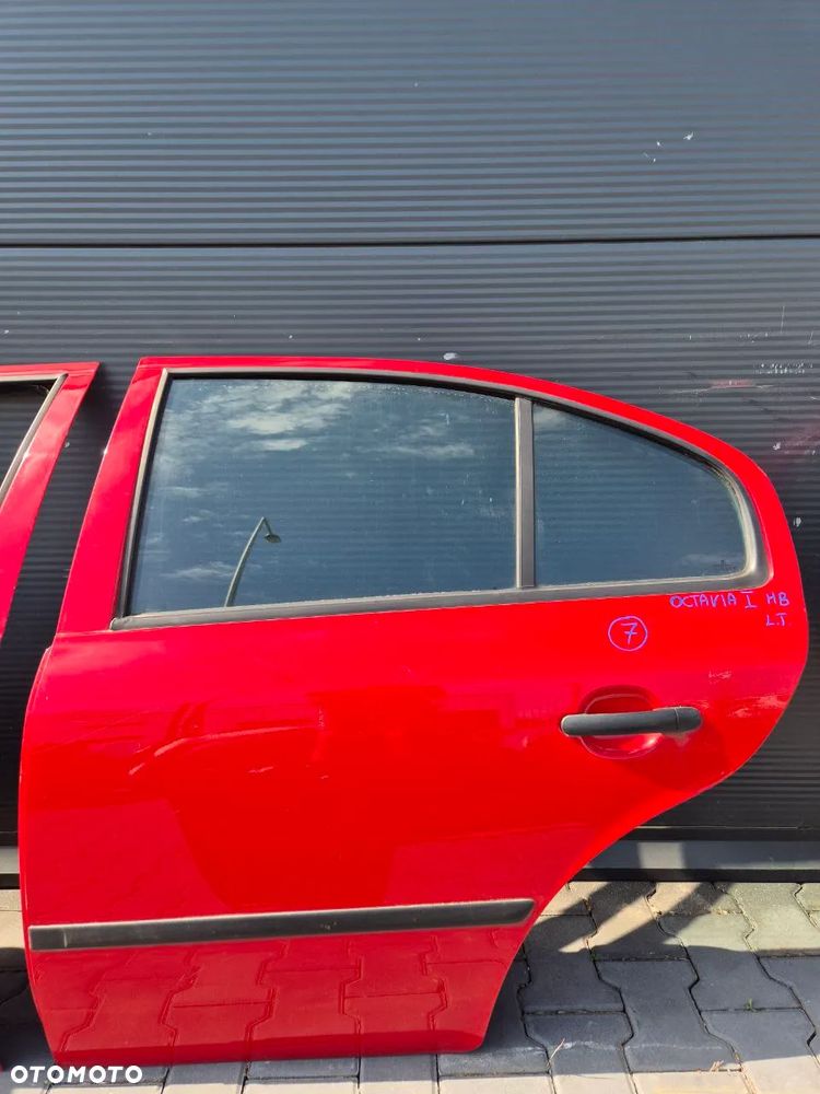 DRZWI LEWY  PRZÓD SKODA OCTAVIA I - 27