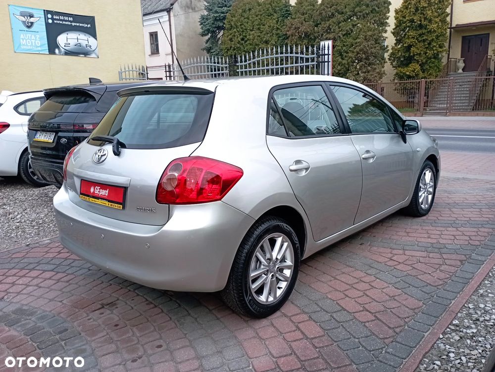 Toyota Auris 1.4 D-4D Luna - 4