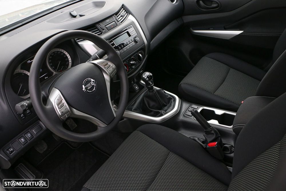 Nissan Navara 2.3 dCi CD 4WD Visia - 4