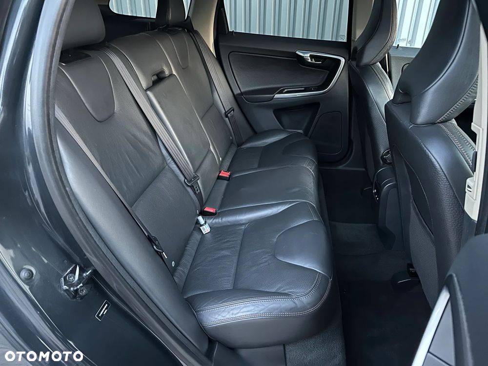 Volvo XC 60 T6 AWD Edition Pro - 28
