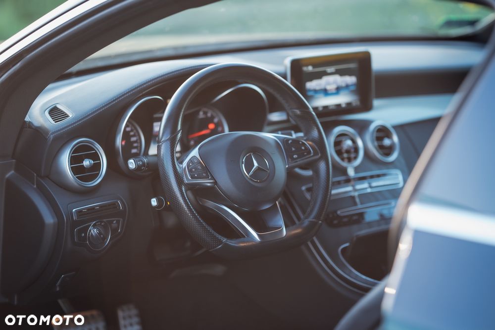 Mercedes-Benz Klasa C 200 4-Matic 9G-Tronic - 22