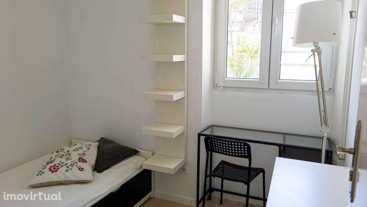 Quarto - localizado em Rio Tinto Porto - Grande imagem: 3/53