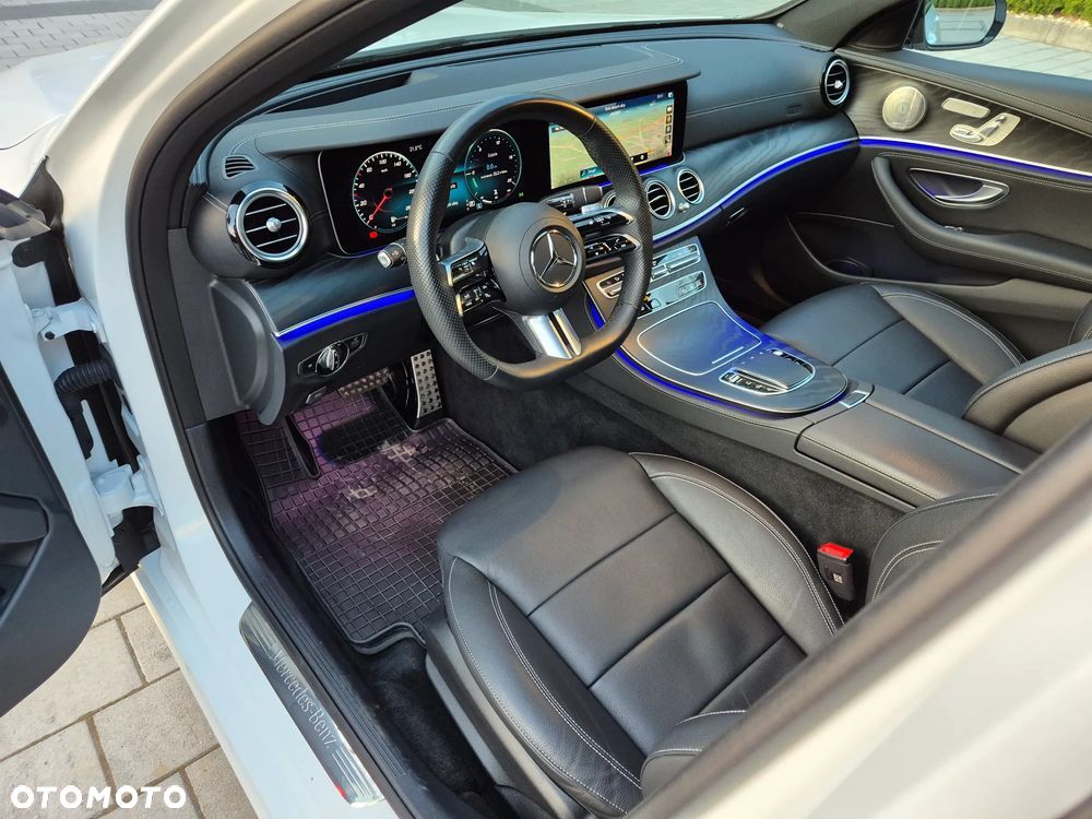 Mercedes-Benz Klasa E 400 d 4Matic T 9G-TRONIC AMG Line - 13