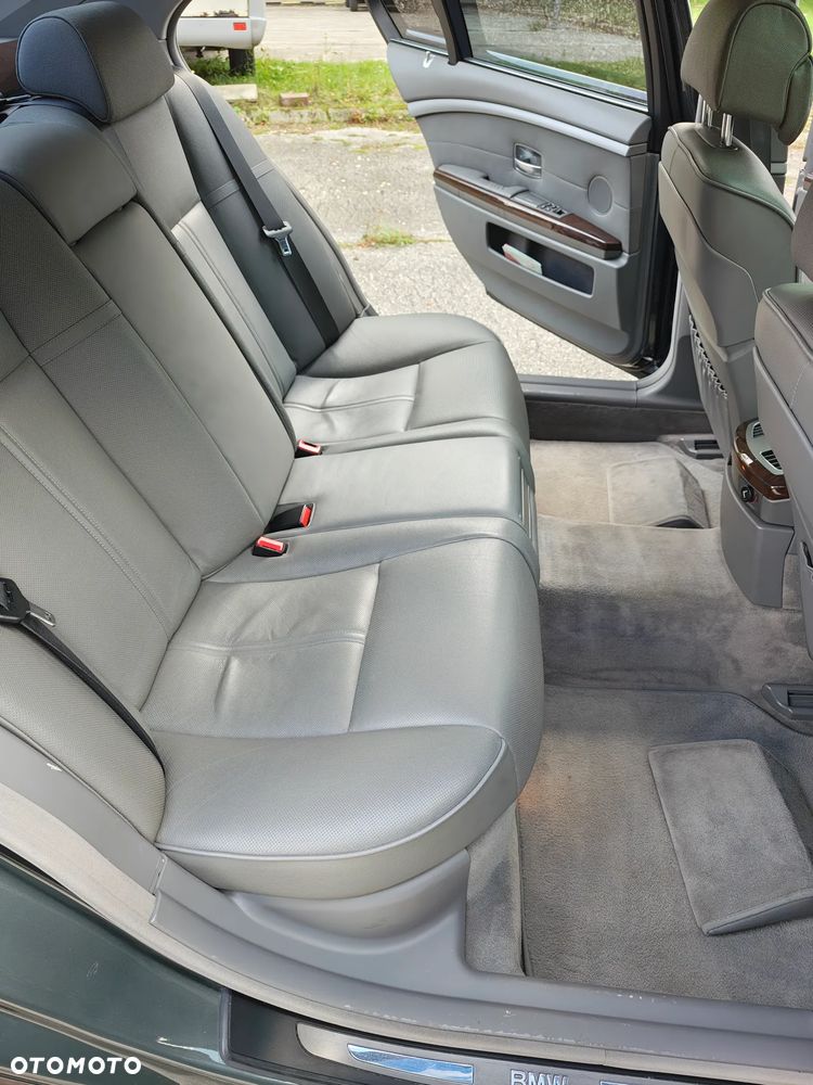 BMW Seria 7 745i L - 14