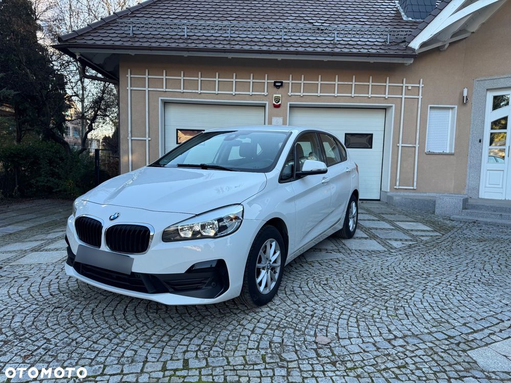 BMW Seria 2 218d - 9