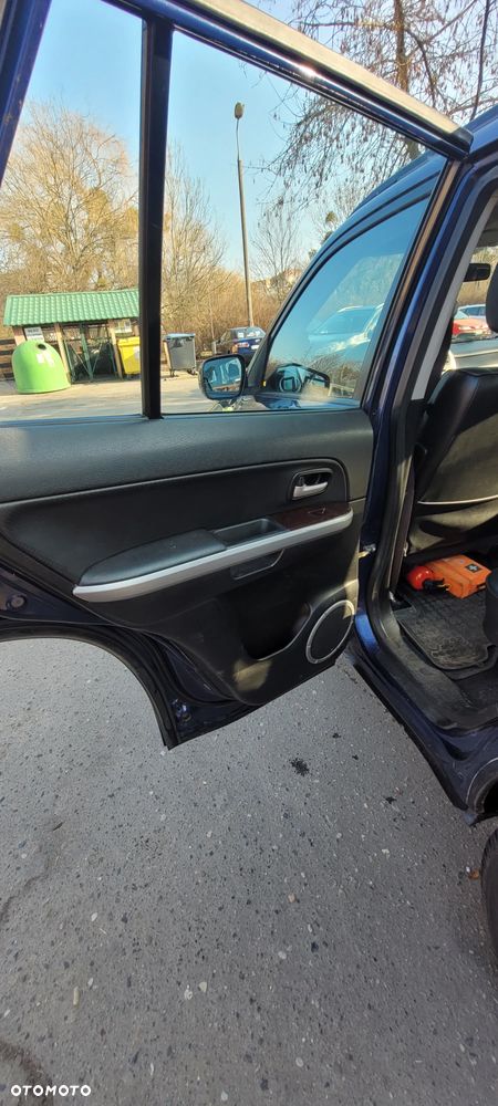 Suzuki Grand Vitara 2.0 De luxe - 15