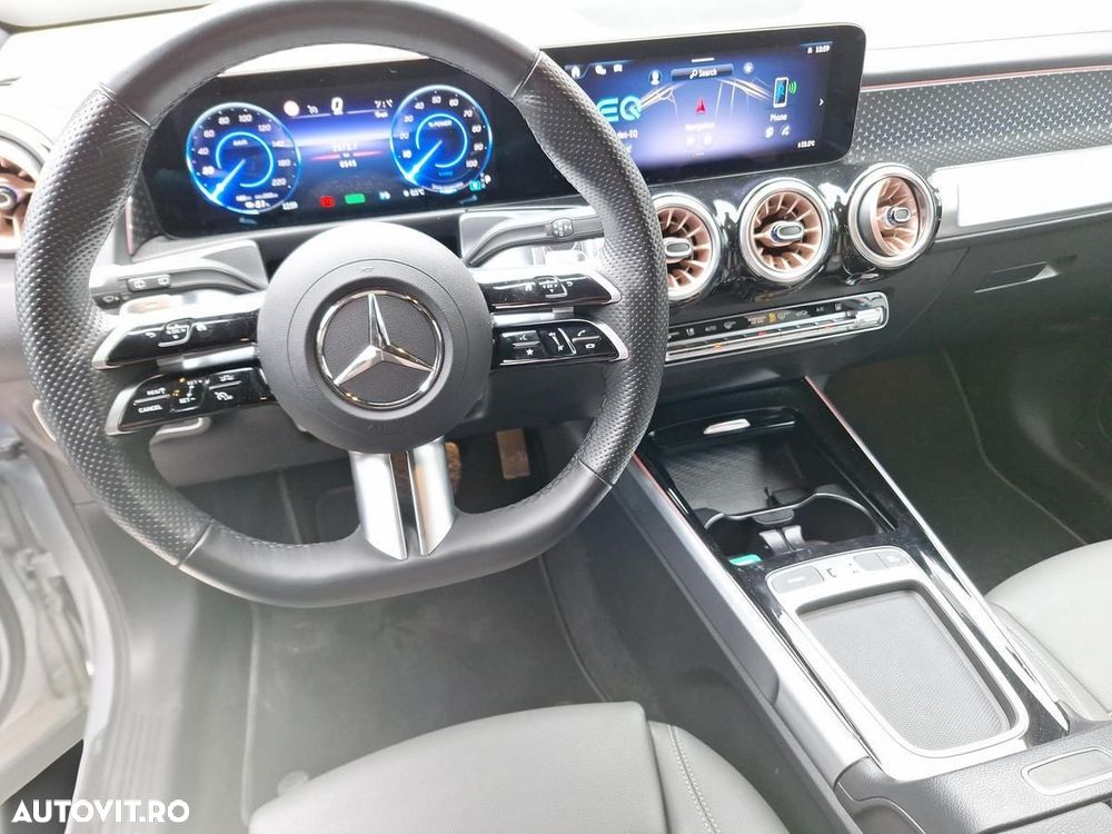 Mercedes-Benz EQB - 10