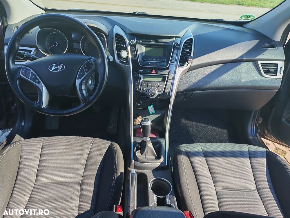 Hyundai i30 1.6 MPi Highway - 14