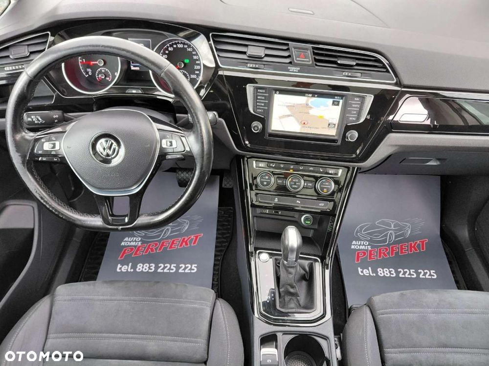 Volkswagen Touran - 24