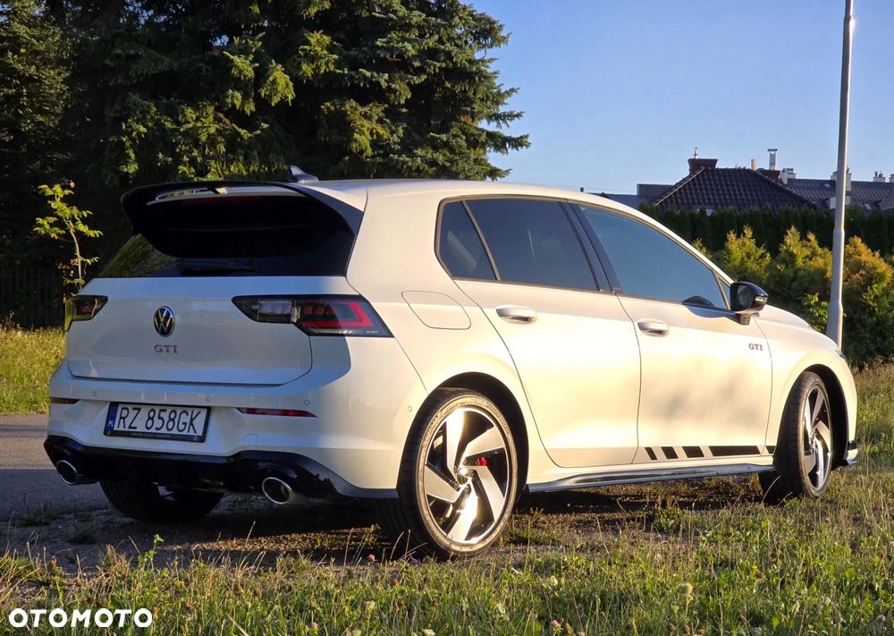 Volkswagen Golf - 2
