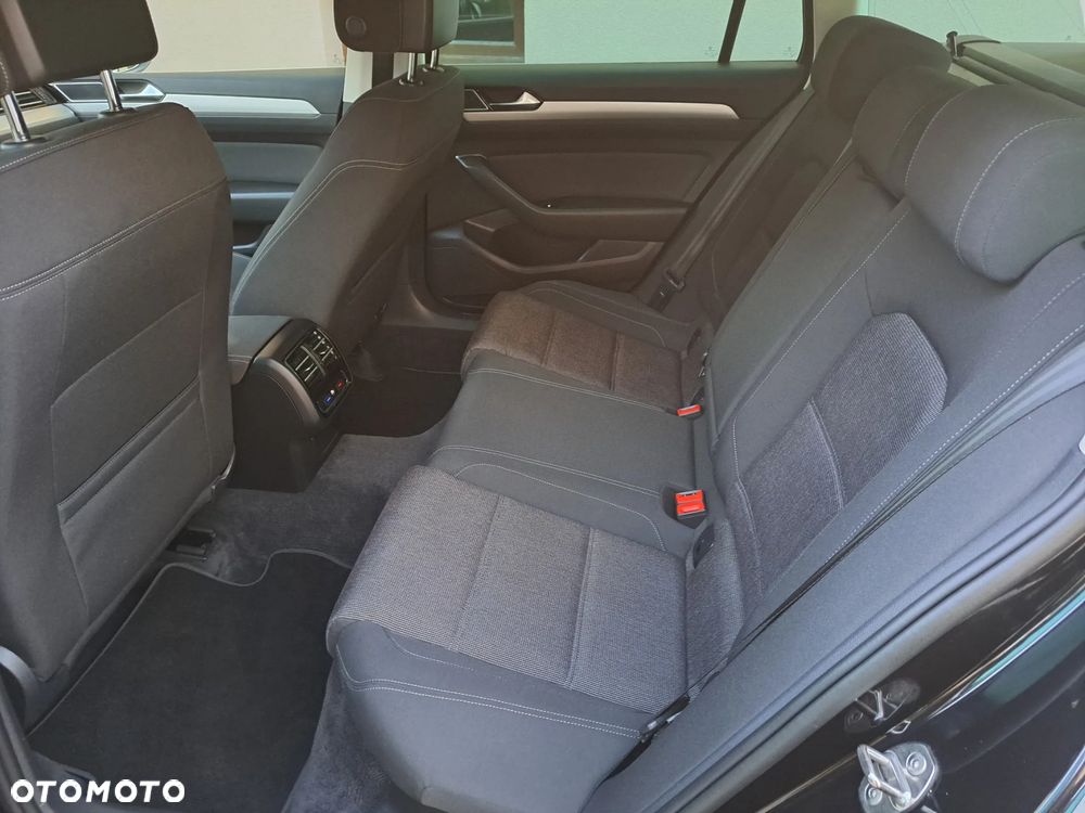 Volkswagen Passat Variant 2.0 TDI SCR Comfortline - 12