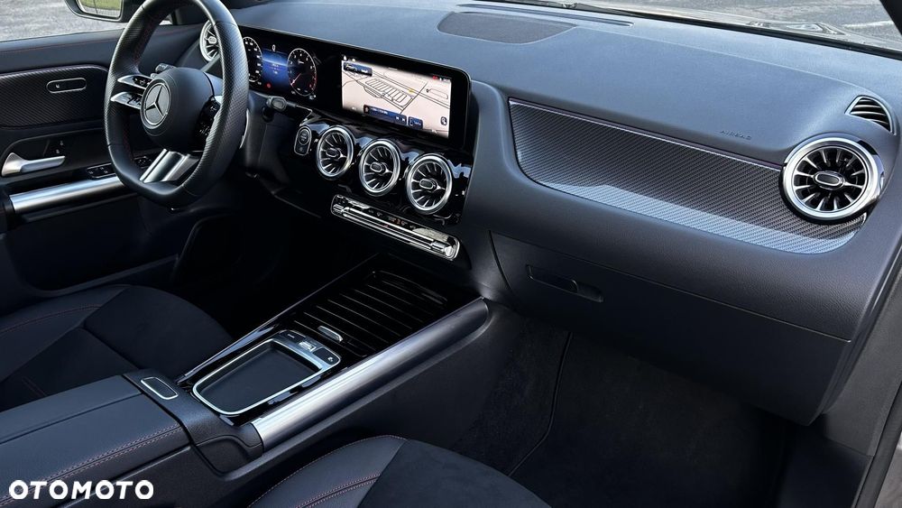 Mercedes-Benz GLA 200 AMG Line - 19