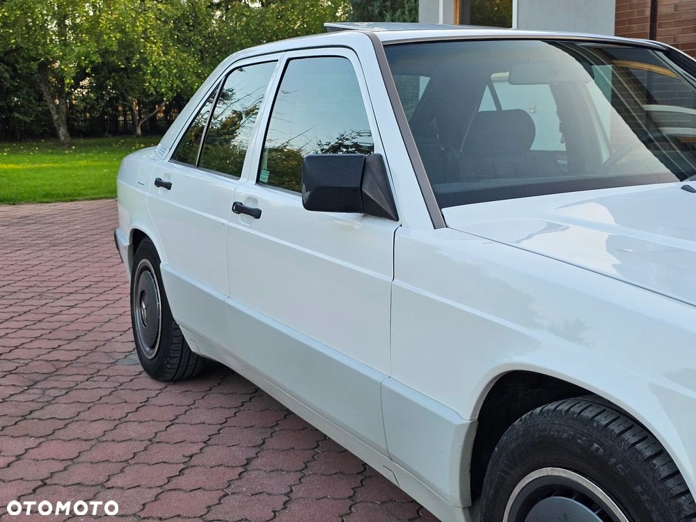 Mercedes-Benz W201 (190) - 8