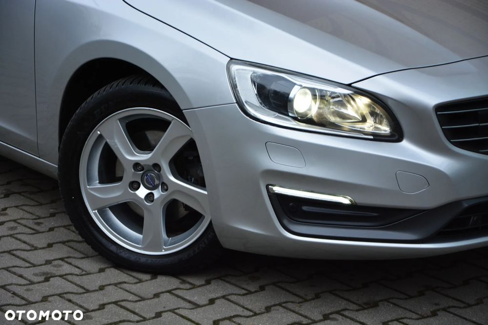 Volvo V60 D4 Geartronic Summum - 2