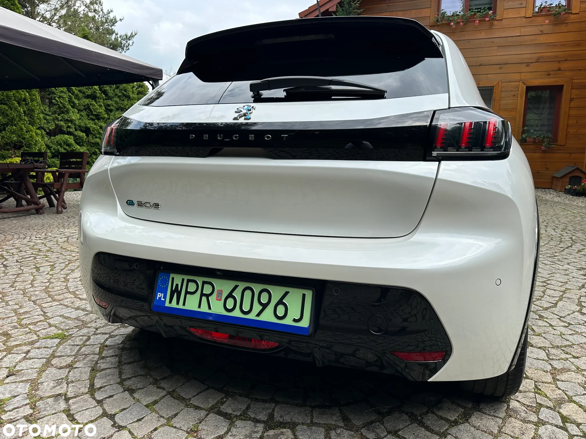 Peugeot 208 e-208 Allure - 6