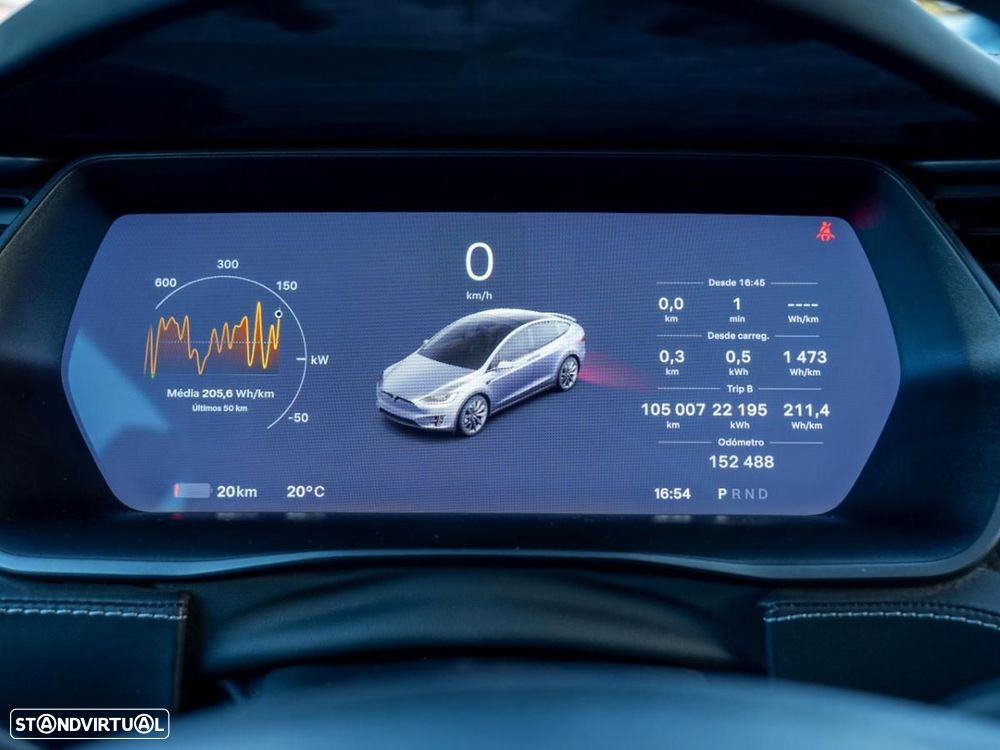 Tesla Model X - 35