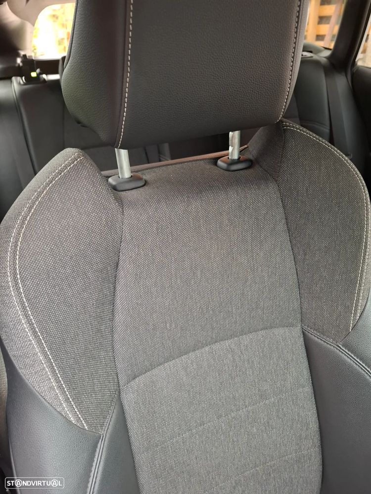 Toyota Corolla Touring Sports 1.8 Hybrid Comfort+P.Sport - 29