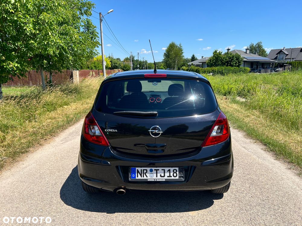 Opel Corsa 1.4 16V Cosmo - 4