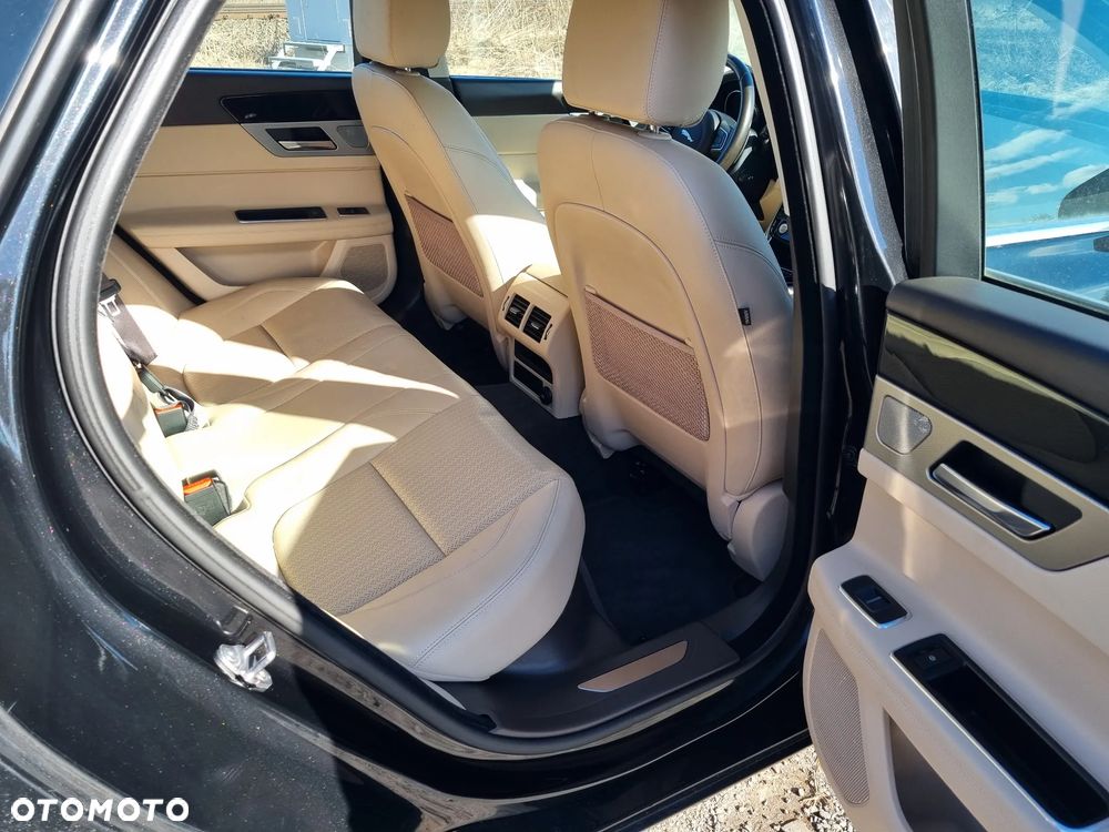 Jaguar XF 3.0 TDV6 Prestige - 27
