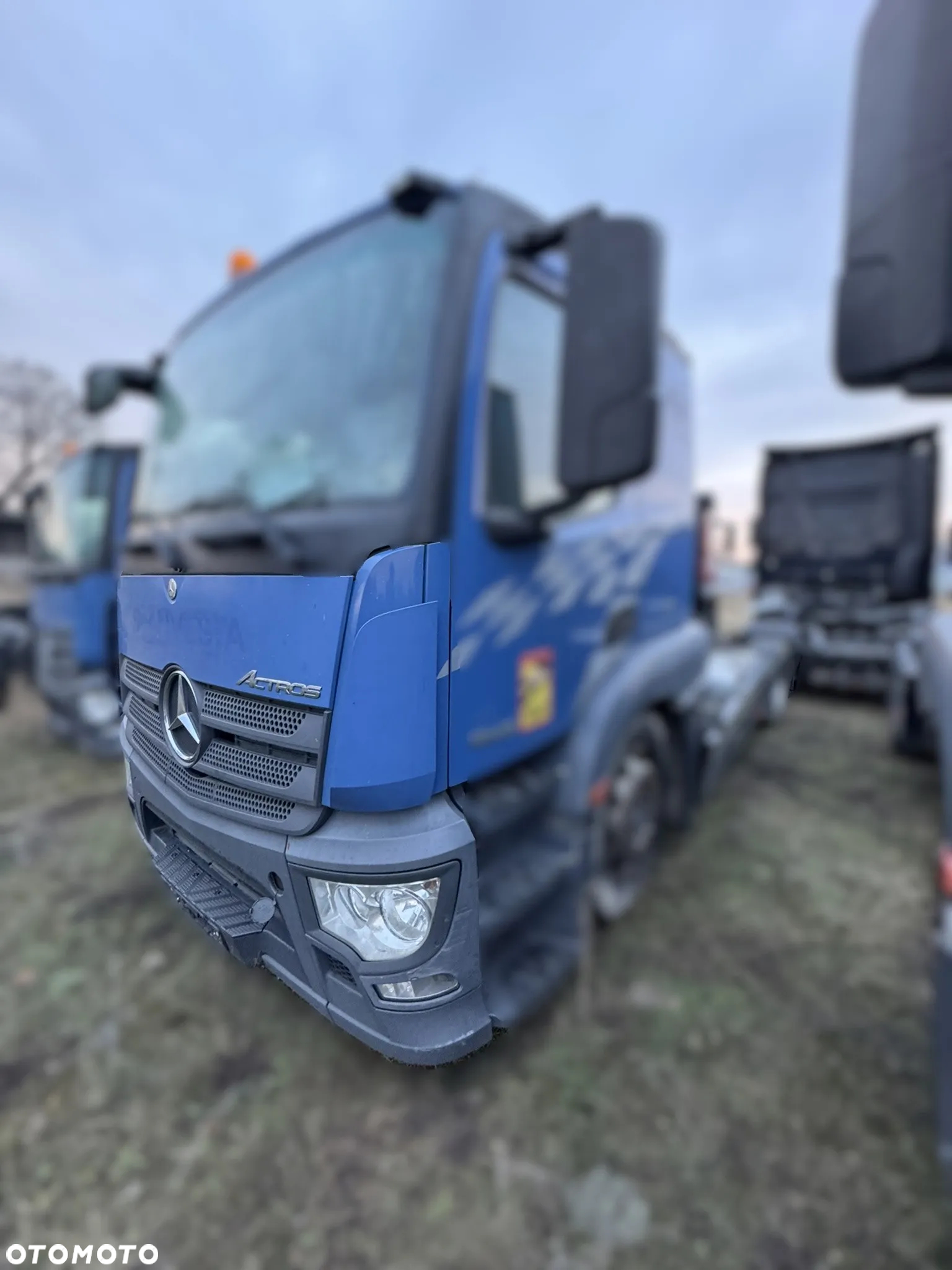 Zderzak przód komplet Actros MP4 - 2