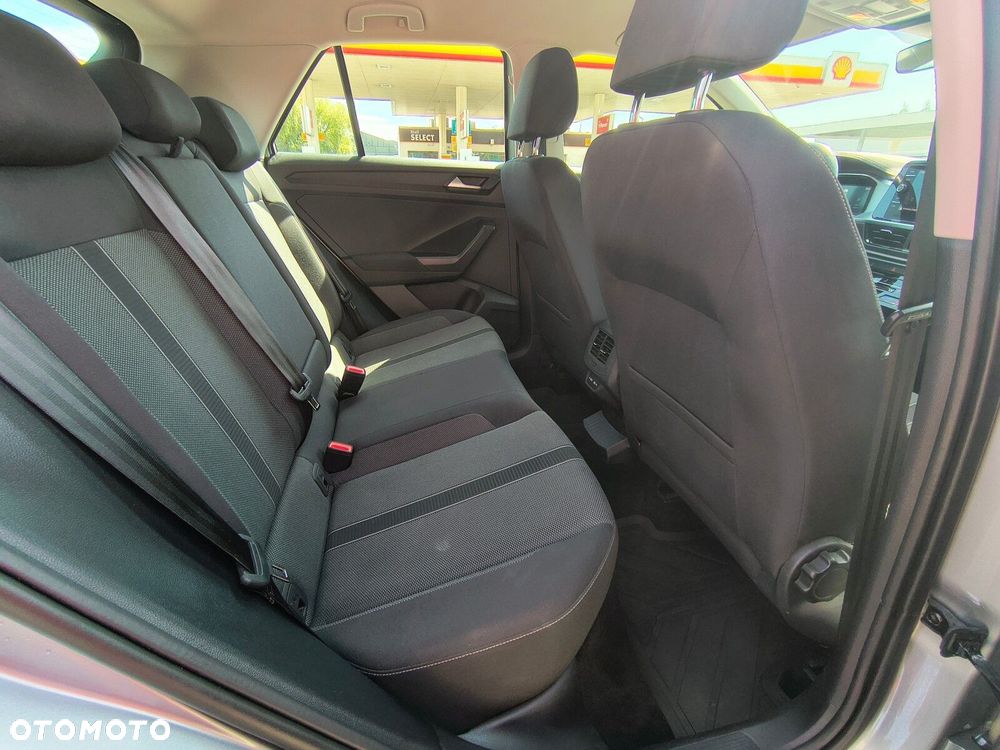 Volkswagen T-Roc - 8