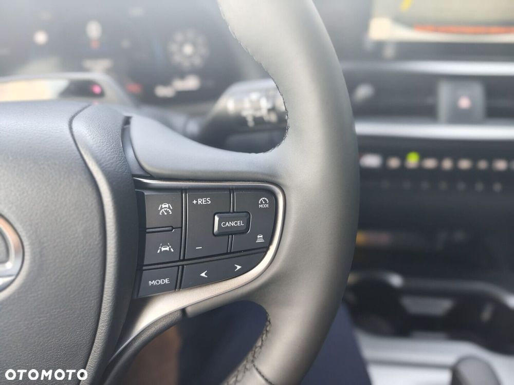 Lexus UX - 23