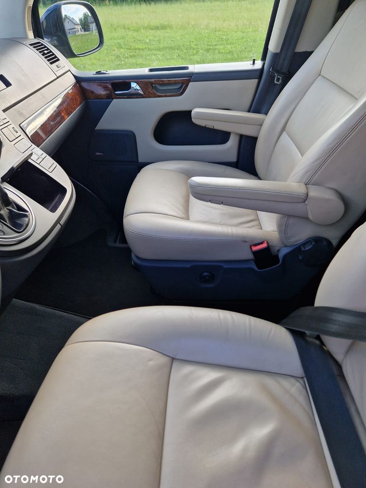 Volkswagen Multivan - 21