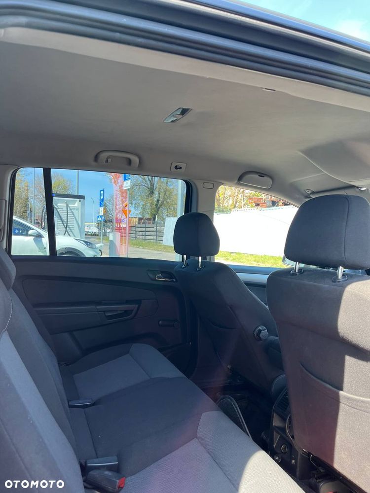Opel Zafira - 9