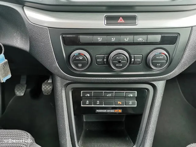 VW Sharan 2.0 TDI Confortline - 14