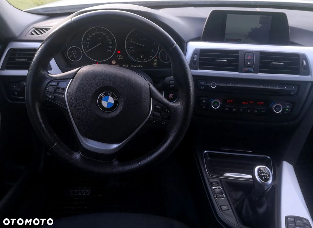 BMW Seria 3 318d DPF - 11