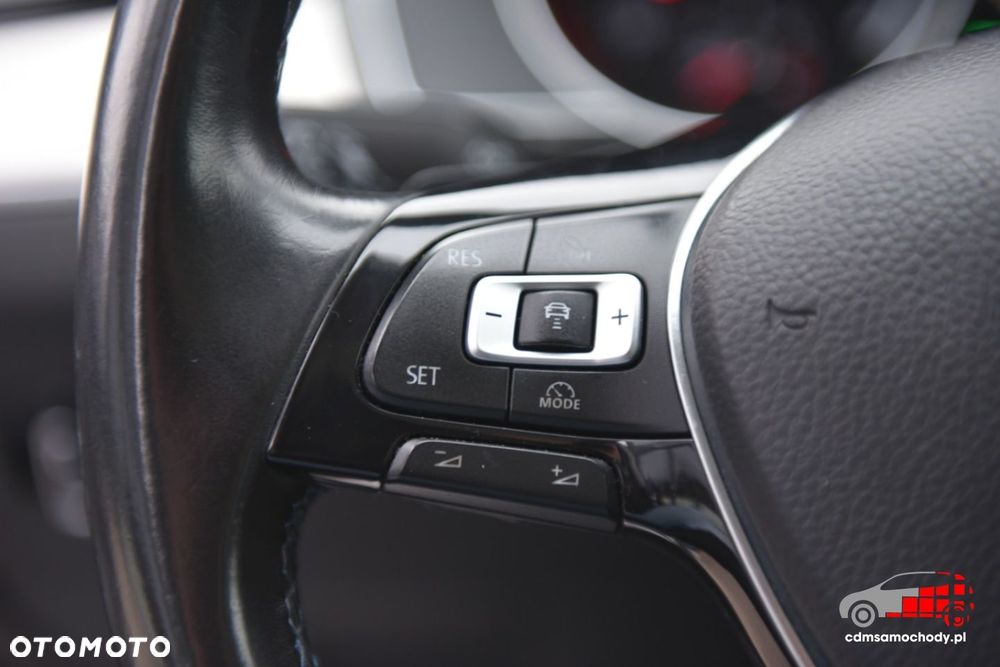 Volkswagen Passat - 34