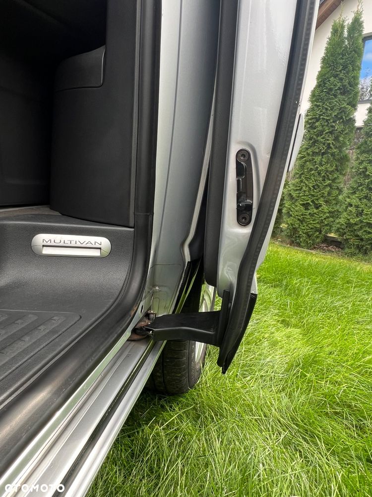 Volkswagen Multivan - 13