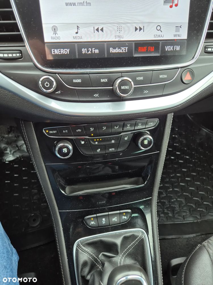 Opel Astra 1.4 Turbo Business - 23