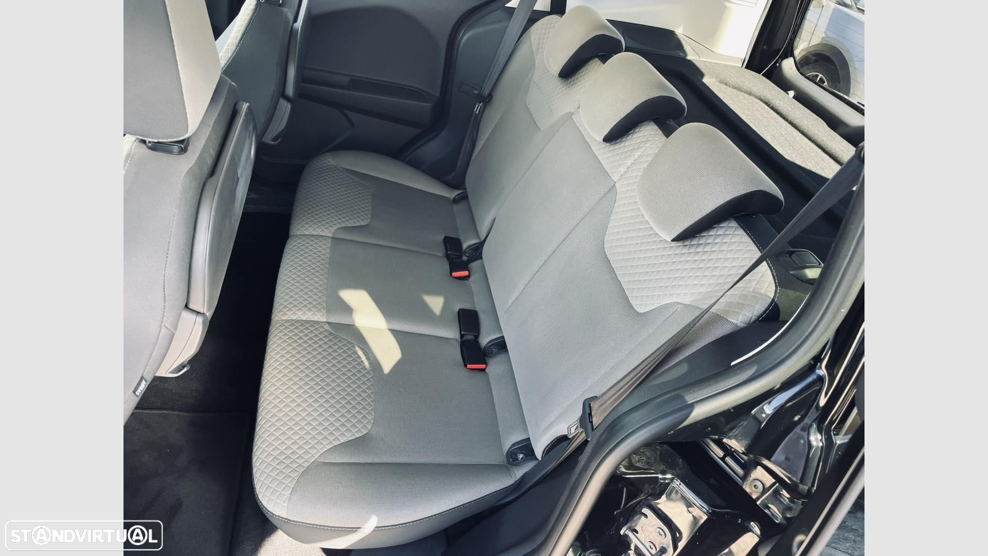 Ford Tourneo Courier 1.0 EcoBoost Titanium - 11