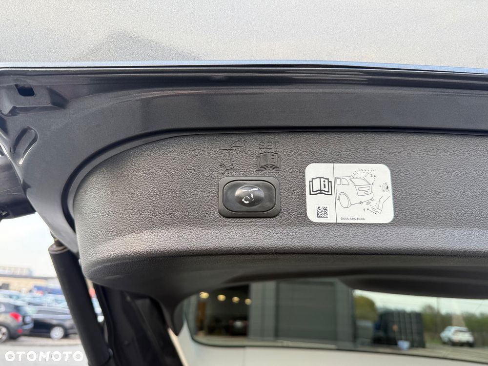 Ford Kuga 1.5 EcoBoost 2x4 Titanium - 16