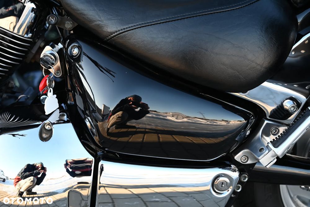 Suzuki Intruder - 16