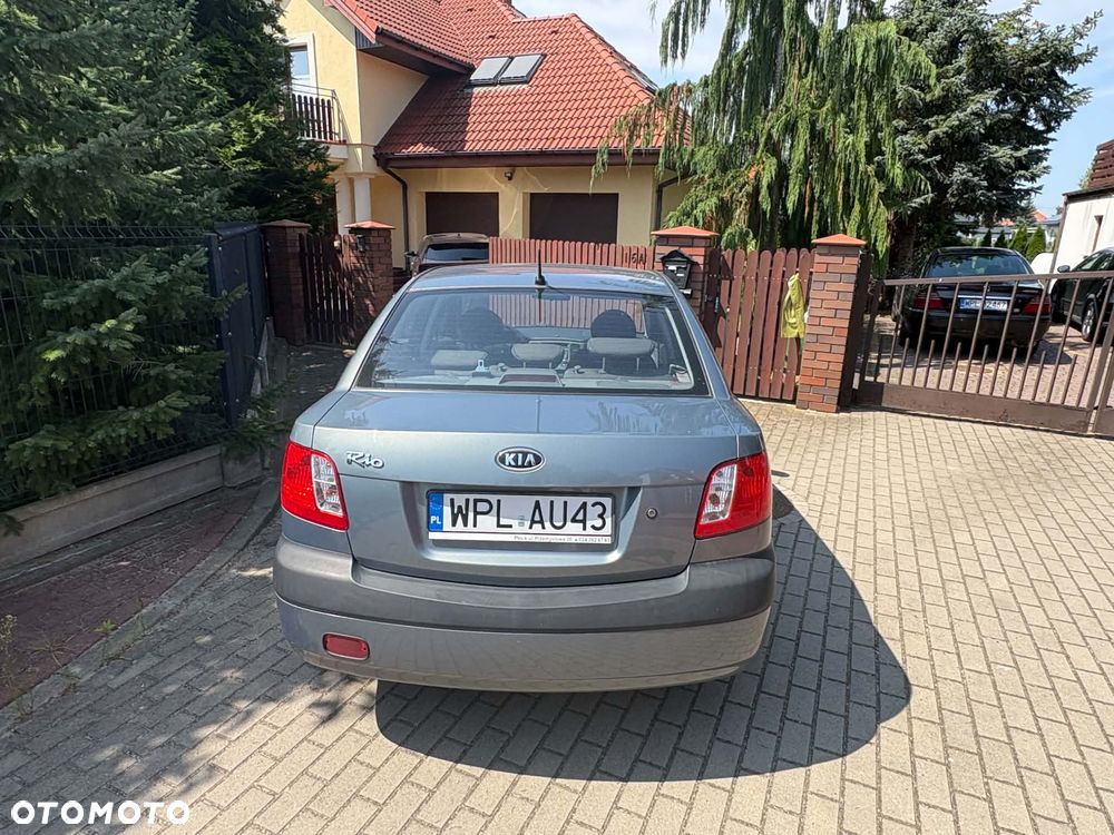 Kia Rio 1.4 Comfort - 4