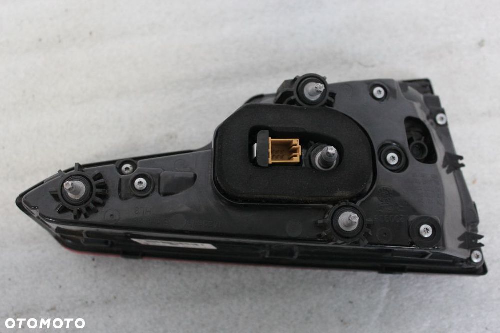 LAMPA TYLNA PRAWA AUDI A4 B9 SEDAN 8W5945094D 2019 - 2