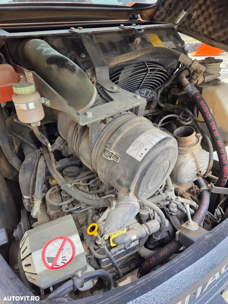 Hitachi ARTICULAT ZW65, Ridica 2,4tone la 3,2m, incarca 8x4 si semiremorci basculabile, 2019, 1.790h, 4x2, Cupla rapida, cupa 1mc, furci, AC, Anvelope 70%-ok, STARE FOARTE BUNA, POSIBILITATE LEASING 3 ani-PROMOTIE 34.900 EUR+Tva - 20