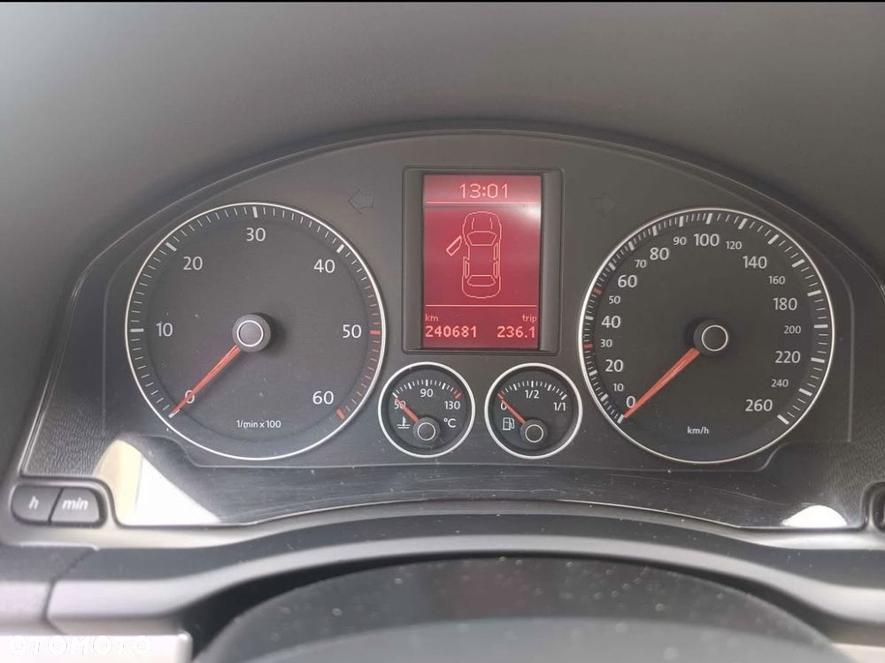 Volkswagen Jetta - 4